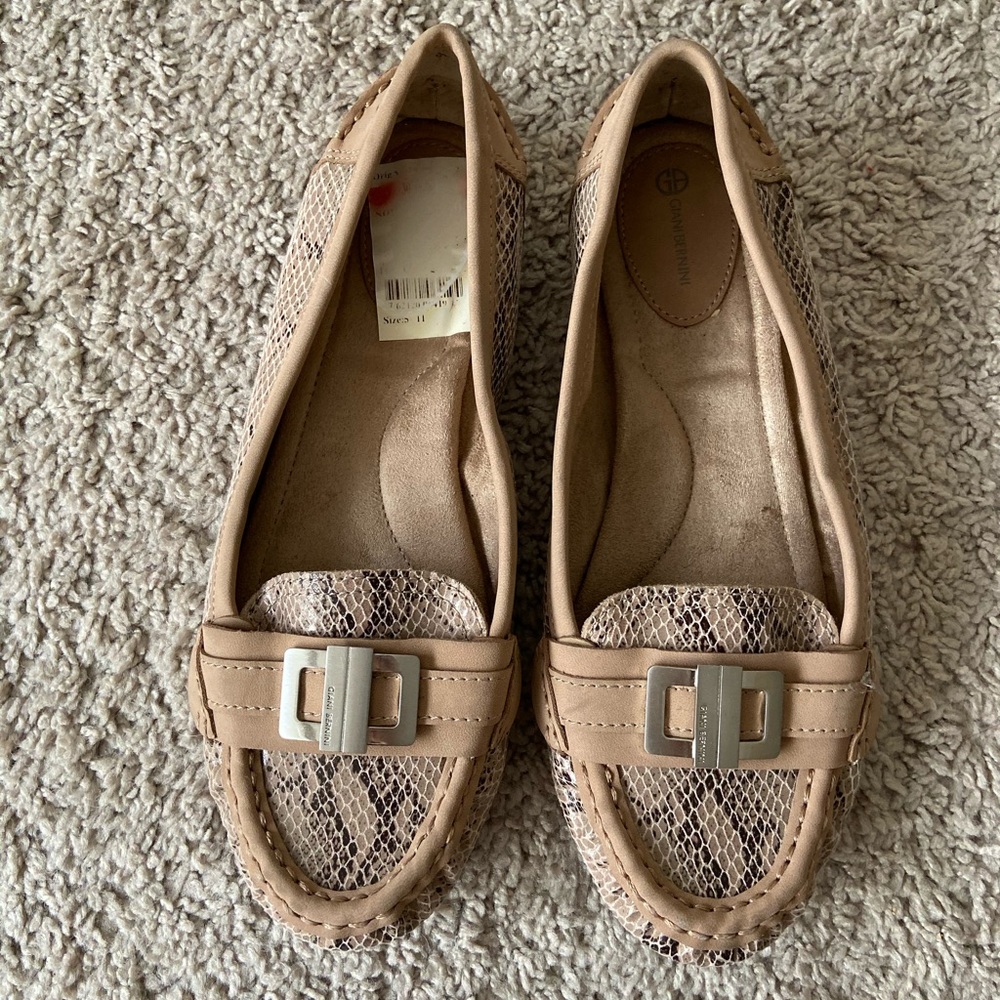 NEW GIANI BERNINI CREAM FLATS SIZE 7 NORDSTROMS